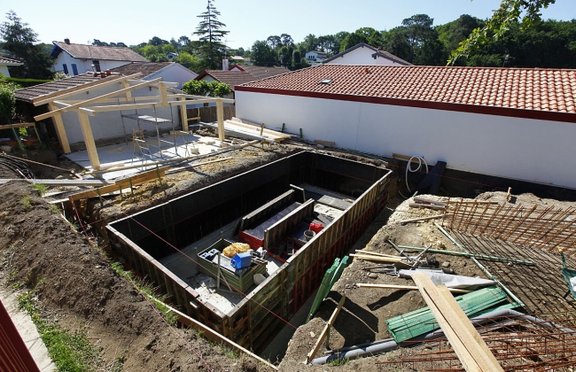 Construction d’une piscine et d’un garage et création d’un porche