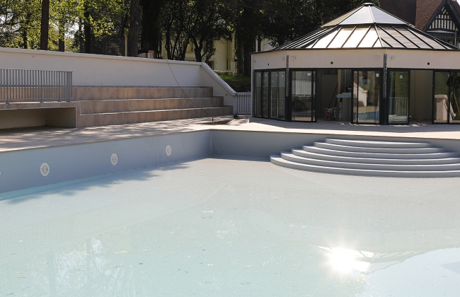 Swimming pool and pool house renovation in Biarritz (VTF)