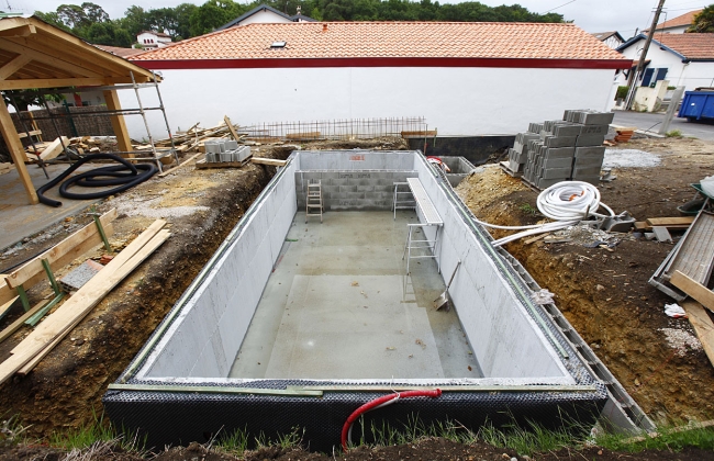 Construction d’une piscine et d’un garage et création d’un porche