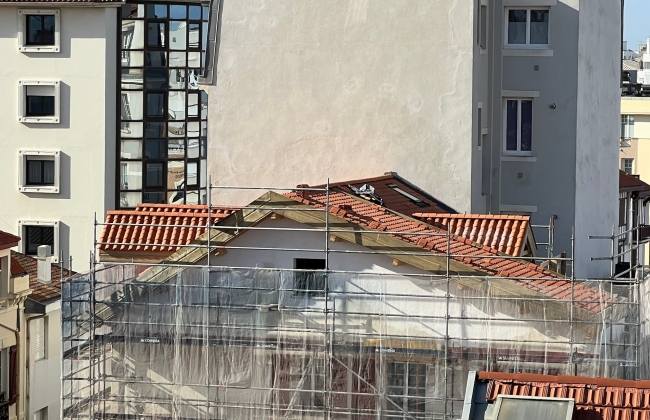 Rehabilitación integral de cubierta y estructura de madera en Avenida de Osuna, Biarritz