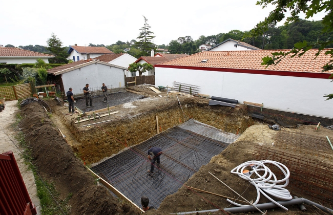 Construction d’une piscine et d’un garage et création d’un porche