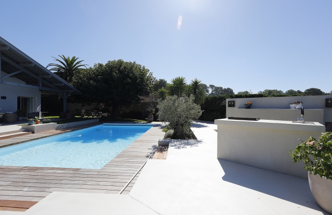 Kitchen and terrace extension with outdoor kitchen in Biarritz