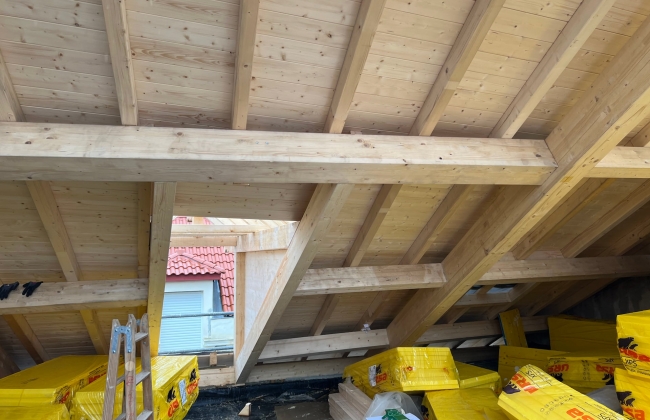 Rehabilitación integral de cubierta y estructura de madera en Avenida de Osuna, Biarritz
