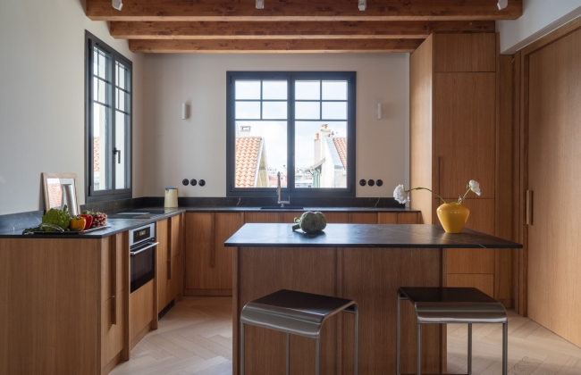 Complete renovation and transformation of an attic apartment on Avenue d’Osuna, Biarritz
