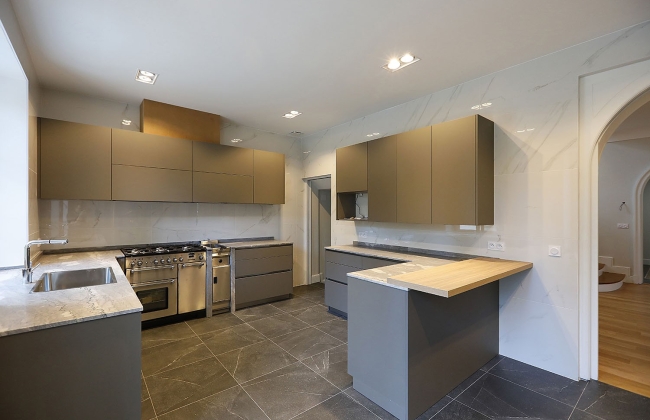 Complete renovation and structural refurbishment of a detached house in Bayonne