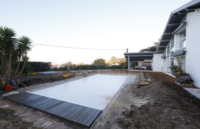 Kitchen and terrace extension with outdoor kitchen in Biarritz