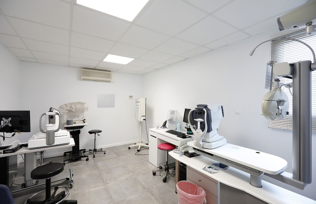 Reforma completa de gabinete médico y oftalmológico en Tarnos