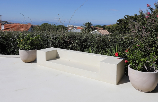 Kitchen and terrace extension with outdoor kitchen in Biarritz