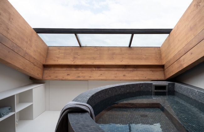 Rehabilitación integral de cubierta y estructura de madera en Avenida de Osuna, Biarritz