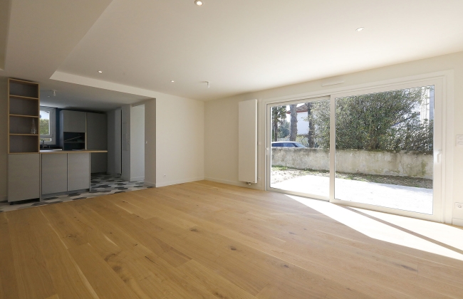 Complete renovation with load-bearing wall opening in Hendaye