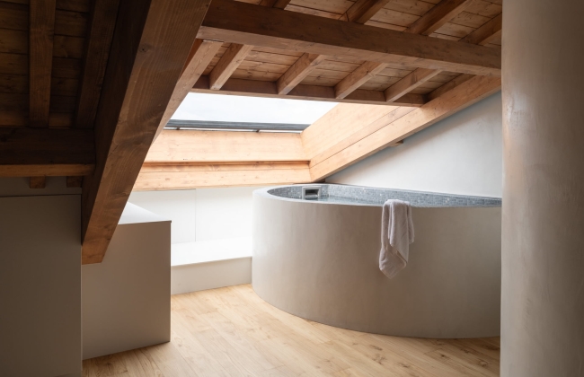 Complete renovation and transformation of an attic apartment on Avenue d’Osuna, Biarritz