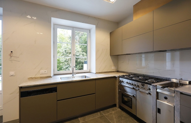 Complete renovation and structural refurbishment of a detached house in Bayonne
