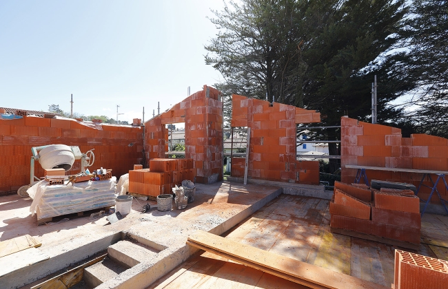 Construction of a typical Basque house in Hendaye with RT-2020 standards