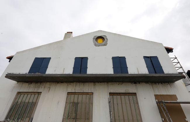 Reforma integral de villa en Bidart con el estudio Gardera-Pastre