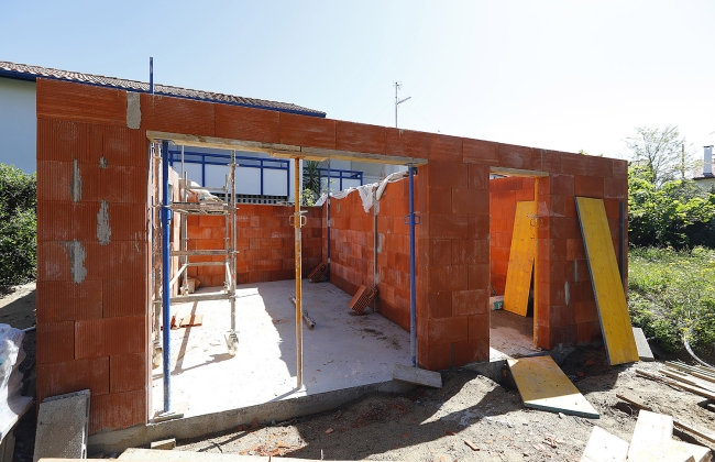 Construction of a typical Basque house in Hendaye with RT-2020 standards