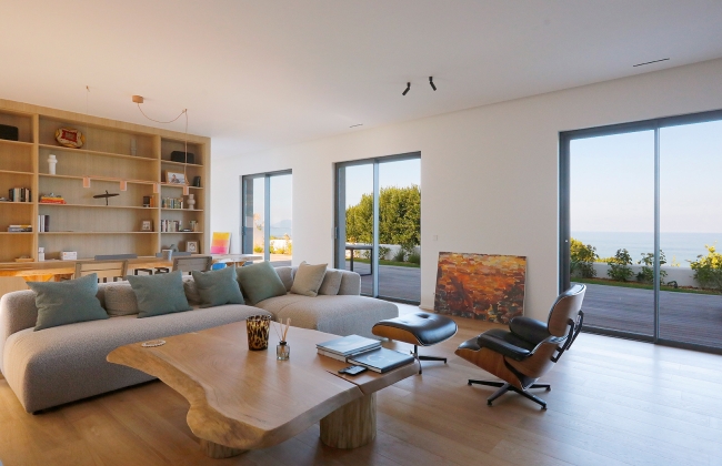 Reforma integral de villa en Bidart con el estudio Gardera-Pastre
