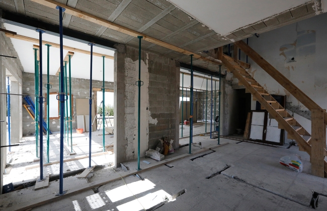 Reforma integral de villa en Bidart con el estudio Gardera-Pastre
