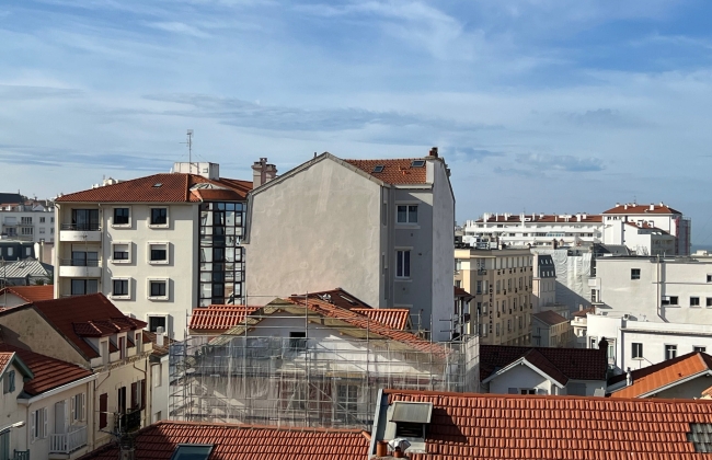 Rehabilitación integral de cubierta y estructura de madera en Avenida de Osuna, Biarritz