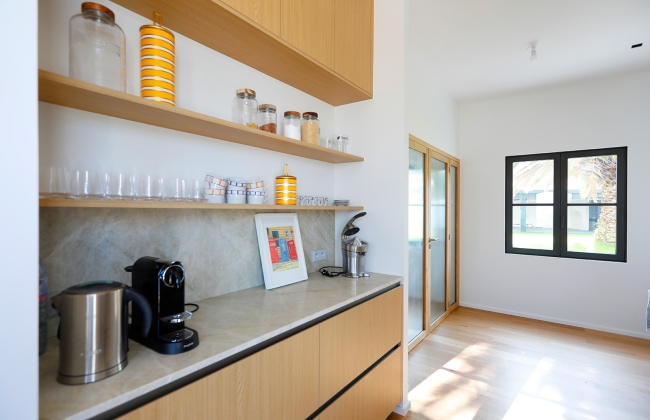 Reforma integral de villa en Bidart con el estudio Gardera-Pastre