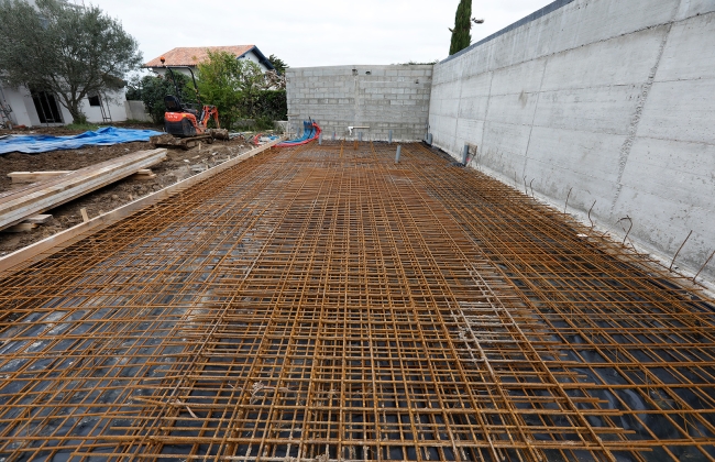 Reforma integral de villa en Bidart con el estudio Gardera-Pastre