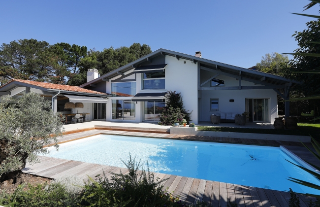 Kitchen and terrace extension with outdoor kitchen in Biarritz