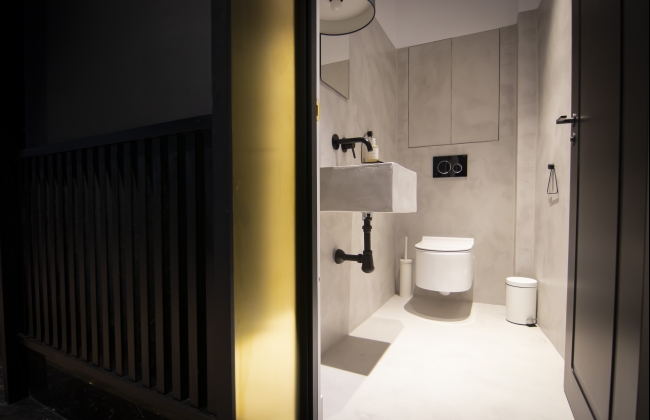 Rénovation haut de gamme à Biarritz – conversion d’un appartement en bureaux